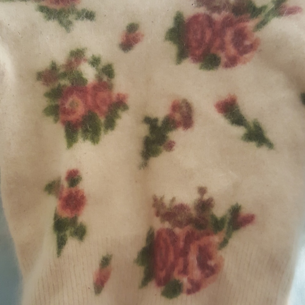 sweater - Picture 2 of 3